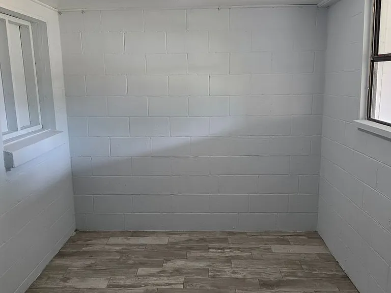 2205 S Park Ave — Photo 31
