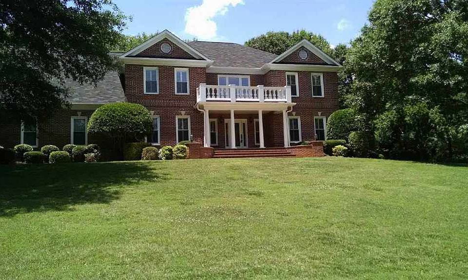 1st image of 410 Overlook Ct