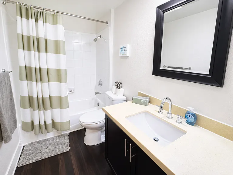 10740 Wilshire Blvd #127 — Photo 13