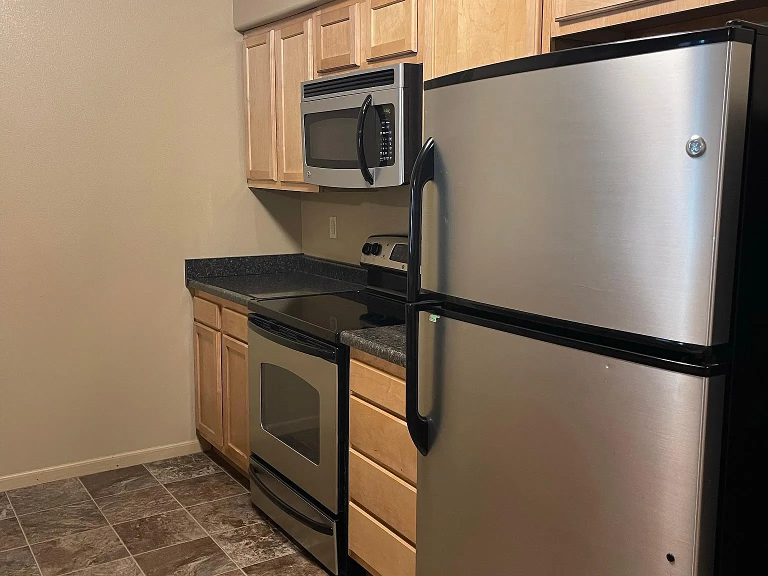 2 bed, 1143 sqft, $1,692 — Photo 4