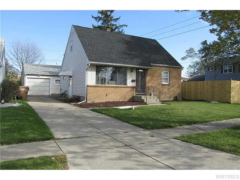 284 Nagel Dr photo 1