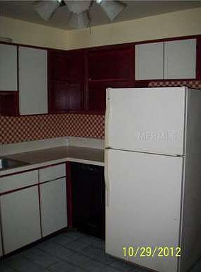 3rd image of 640 Robinhood Dr APT A