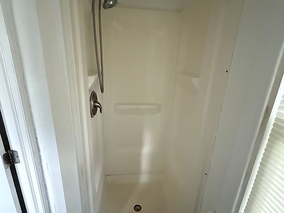 4th image of 15 Rosamond Ave #1