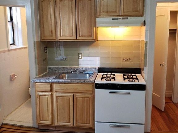 4th image of 438 52nd St APT A6