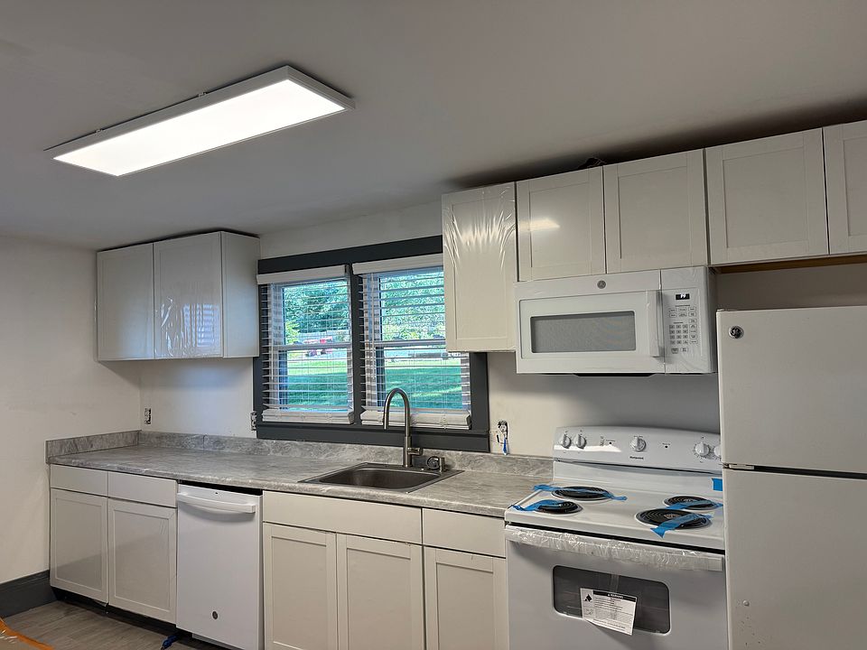 2nd image of 113 W Walnut St #1