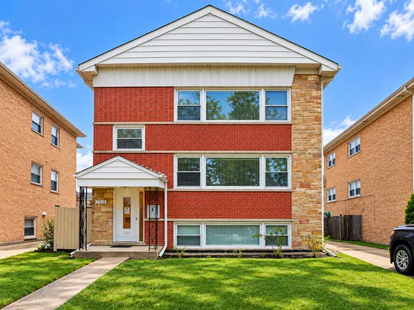 7216 W Crain St #1, Niles, IL 60714