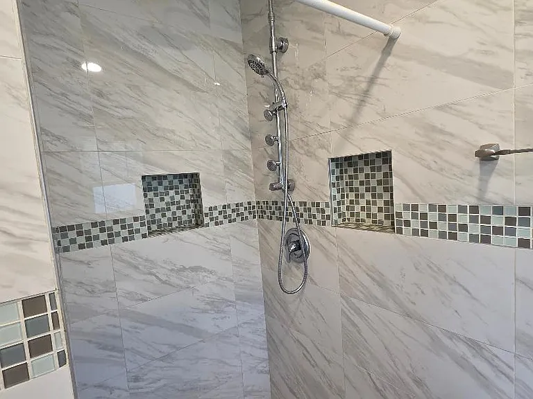 549 La Gorce Dr — Photo 32