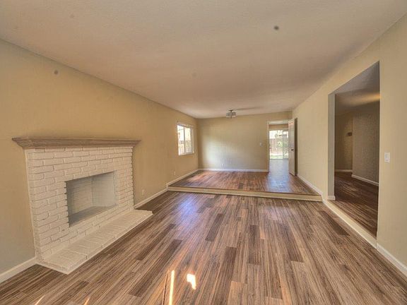 2nd image of 180 Sun Blossom Dr