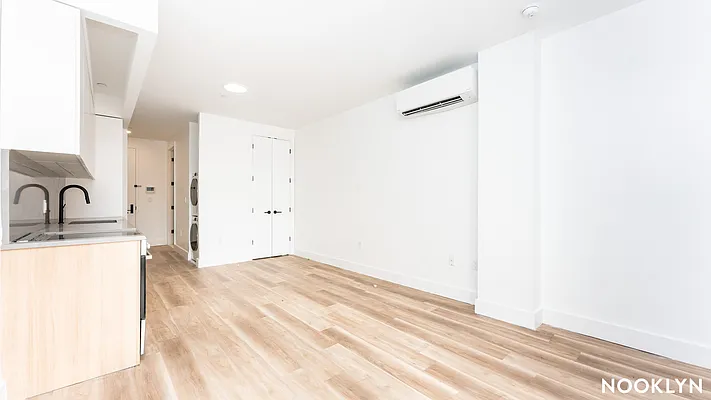 Rented by Nooklyn NYC LLC | media 13