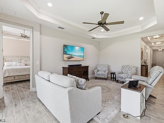 4th image of 7542 Cypress Walk Dr