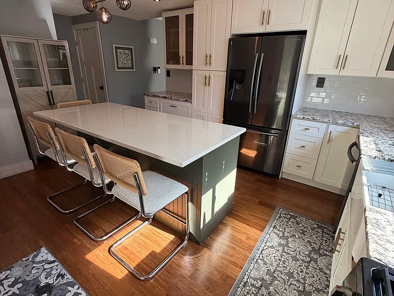 676 Elizabeth St — Photo 11