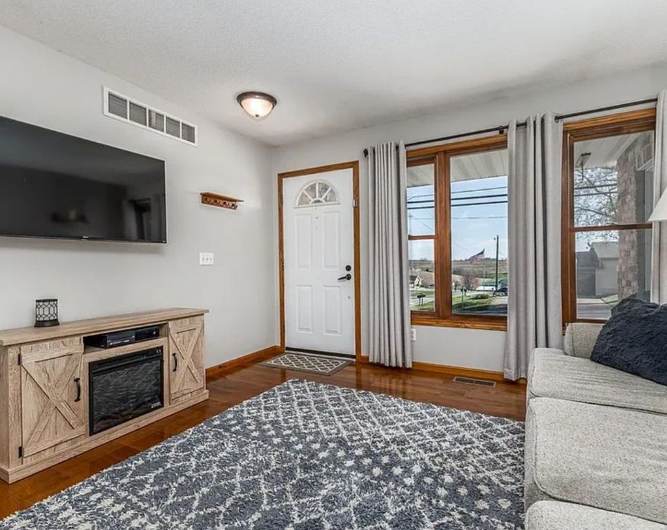 8988 N Badger Rd - Property Image