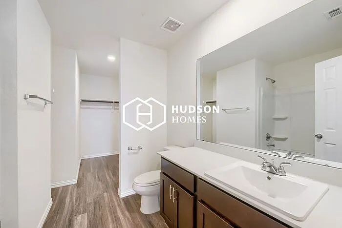 7839 Sandy St — Photo 9