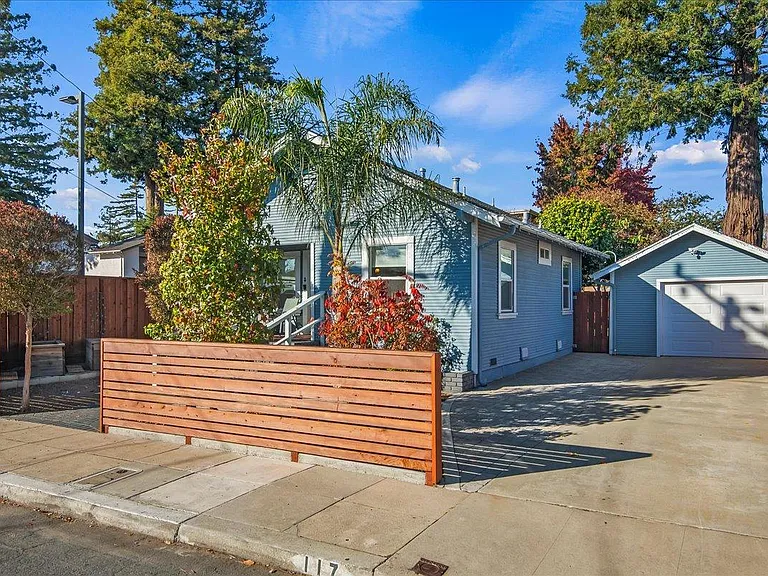 117 Glenwood Ave — Photo 2