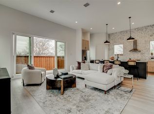 311 N Denver, Dallas, TX 75203