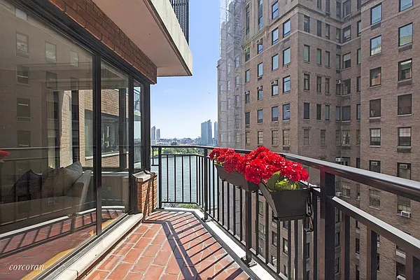 Sold by Corcoran | media 3