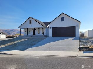 1118 Sunset Ln, Chelan, WA 98816