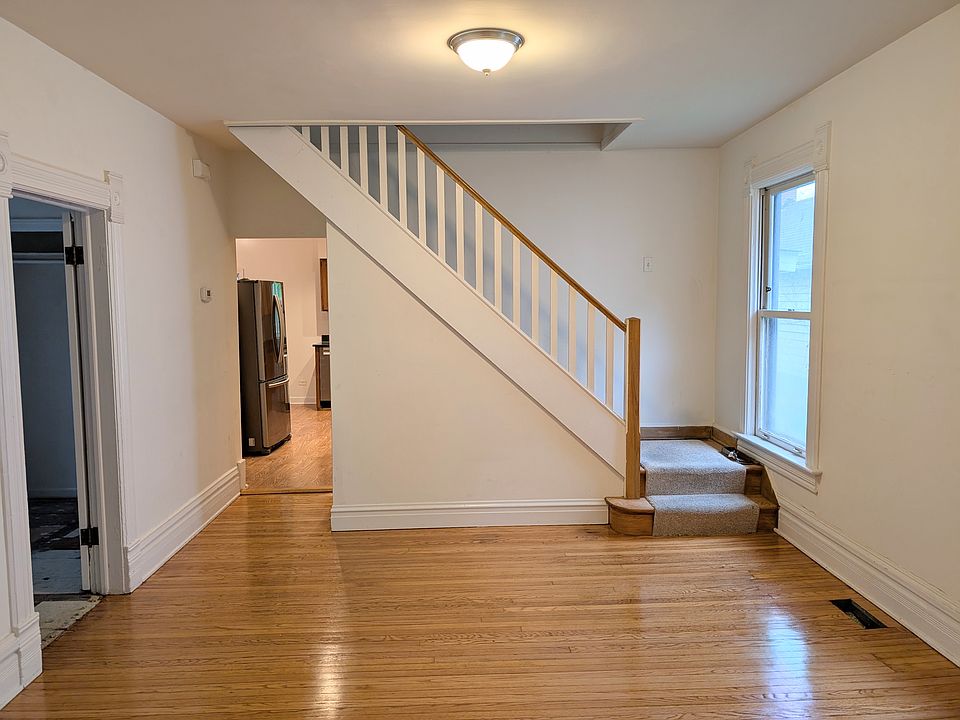 2nd image of 1017 Sherman House
