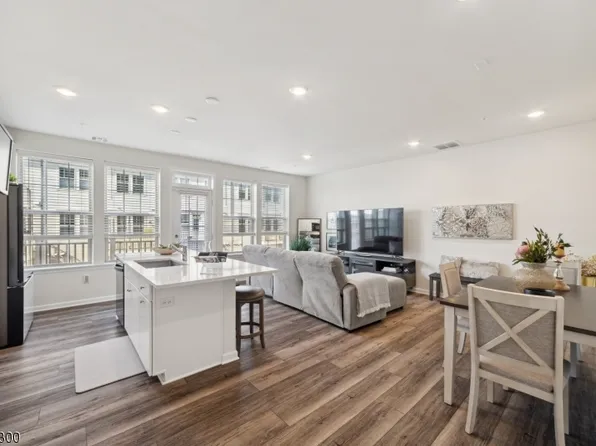 79 Arnold Dr, Wood-Ridge Boro, NJ 07075