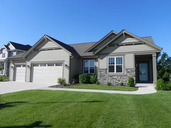 S54W25503 Pebble Brook COURT, Waukesha, WI 53189