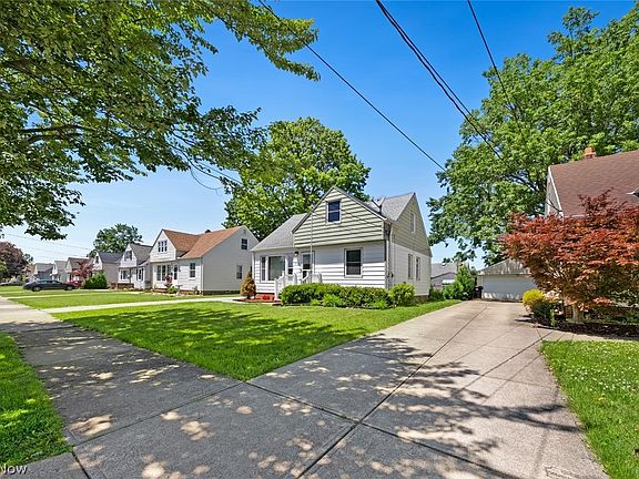 3rd image of 16018 Muskingum Blvd