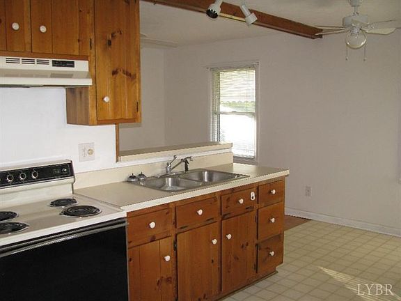 5th image of 214 Breckenbridge St
