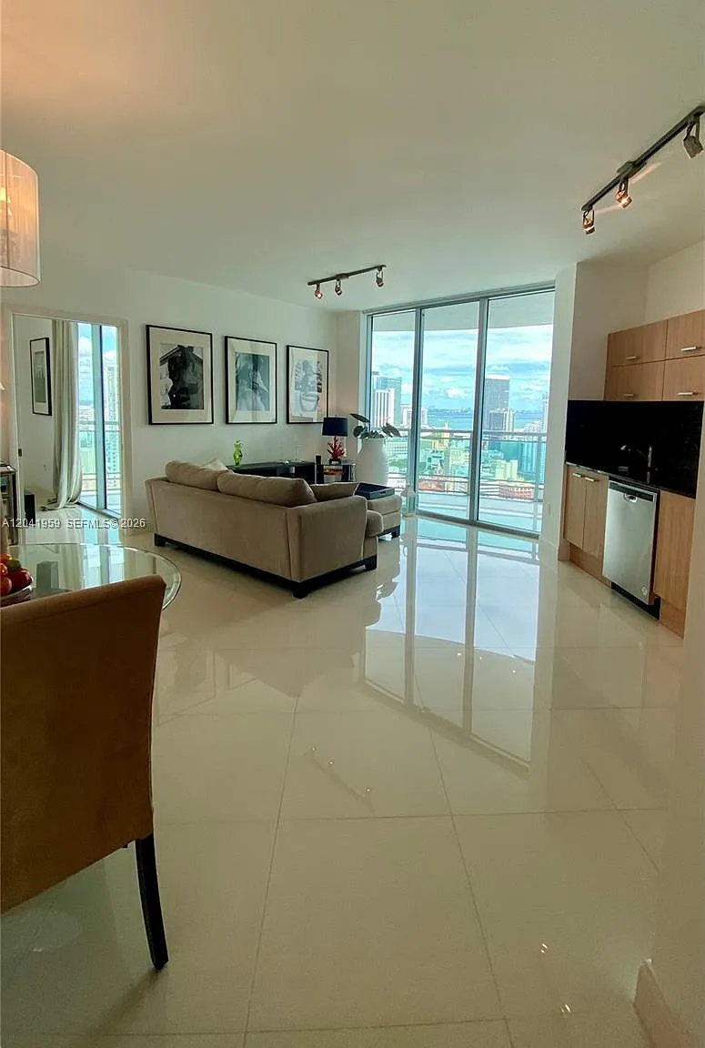 Wind Condo — Photo 1