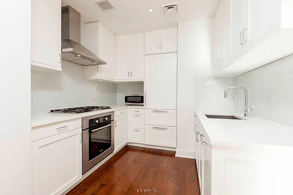 Rented by Town Residential | media 31