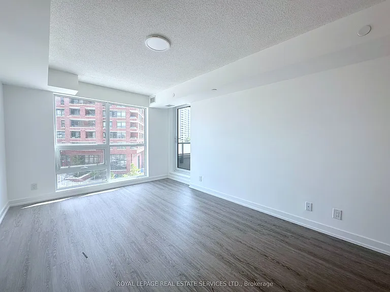 25 Kitney Dr #423 — Photo 4