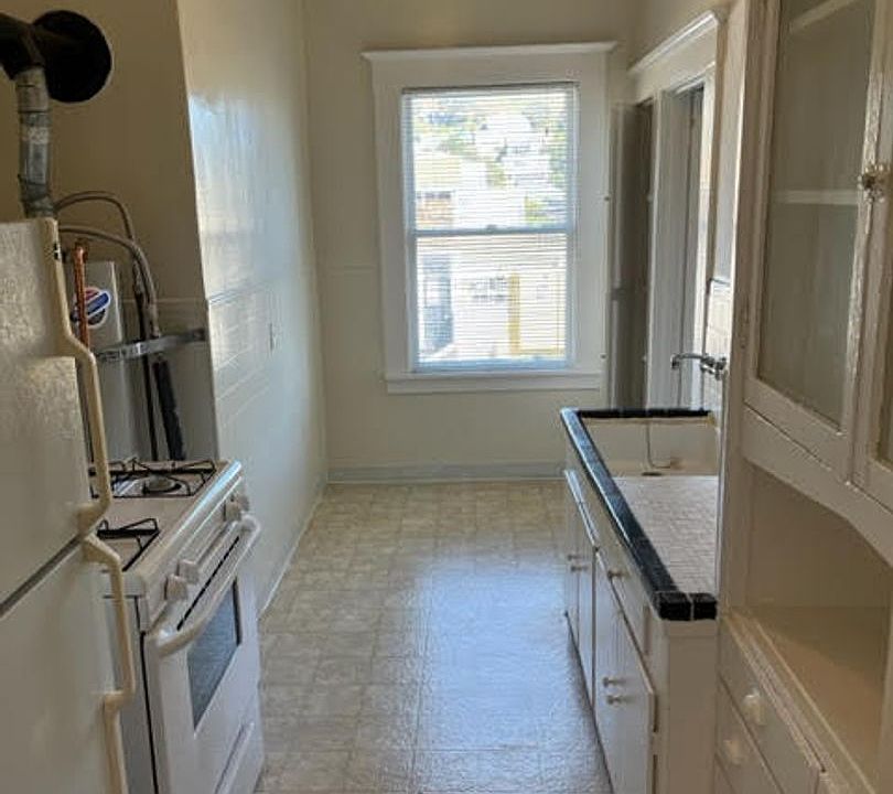 1st image of 1018 Cortland Ave #4
