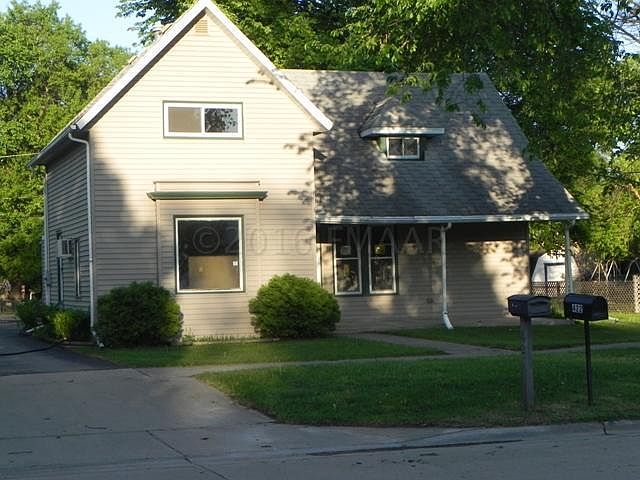 1st image of 421 Langer Ave S