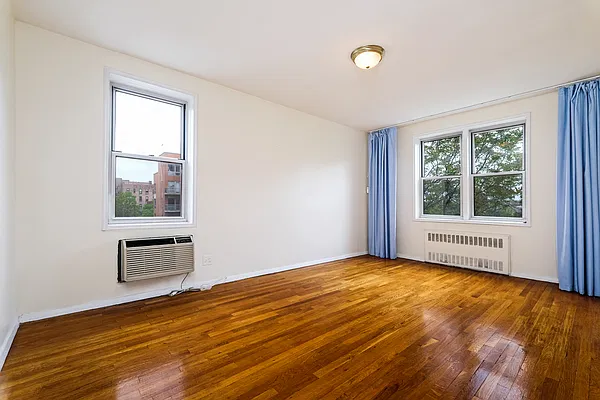 Sold by ERA Insite Realty Services | media 27