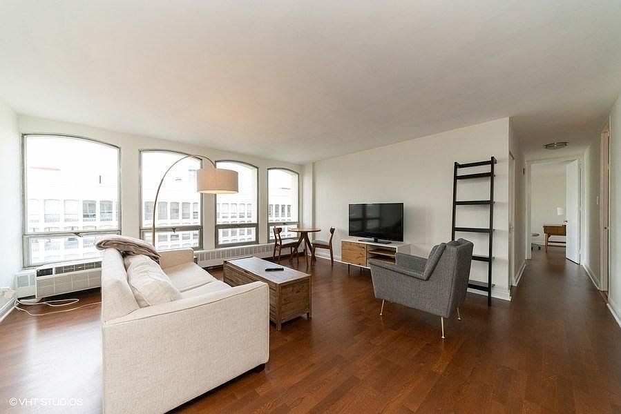 1st image of 1400 E 55th Pl #10THFLR