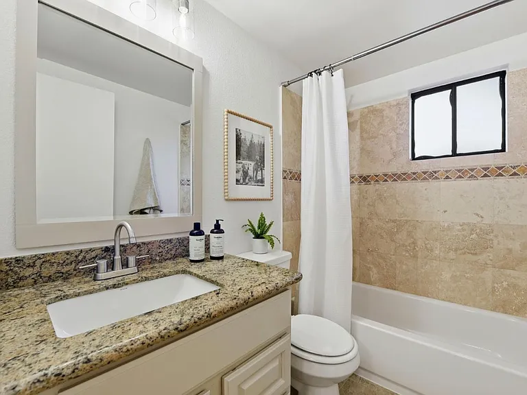 794 Lakemuir Dr — Photo 2