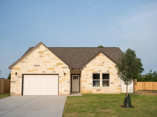 304 String Prairie Way, Smithville, TX 78957