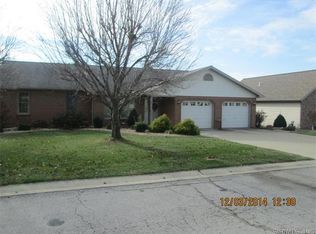 670 Deer Circle Dr, Carlyle, IL