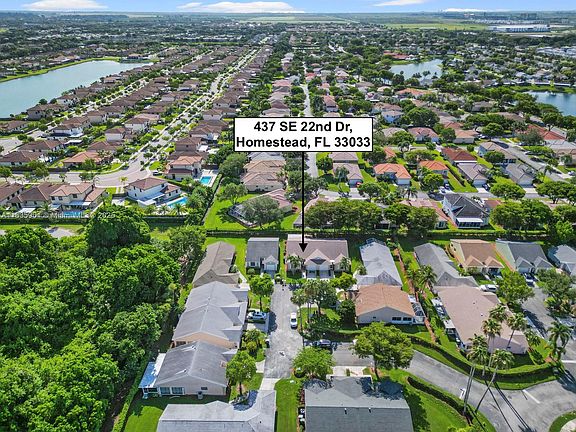 3rd image of 437 SE 22nd Dr