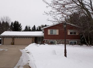 1957 Beck Ln S, West Bend, WI 53090