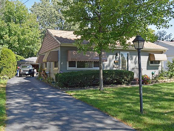 2nd image of 1088 Van Buren Ave