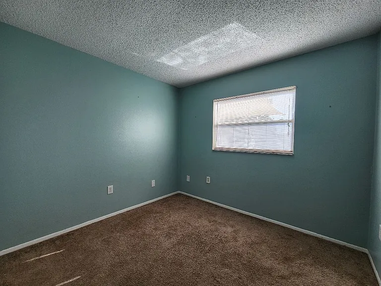 1425 Hathaway Ave — Photo 17