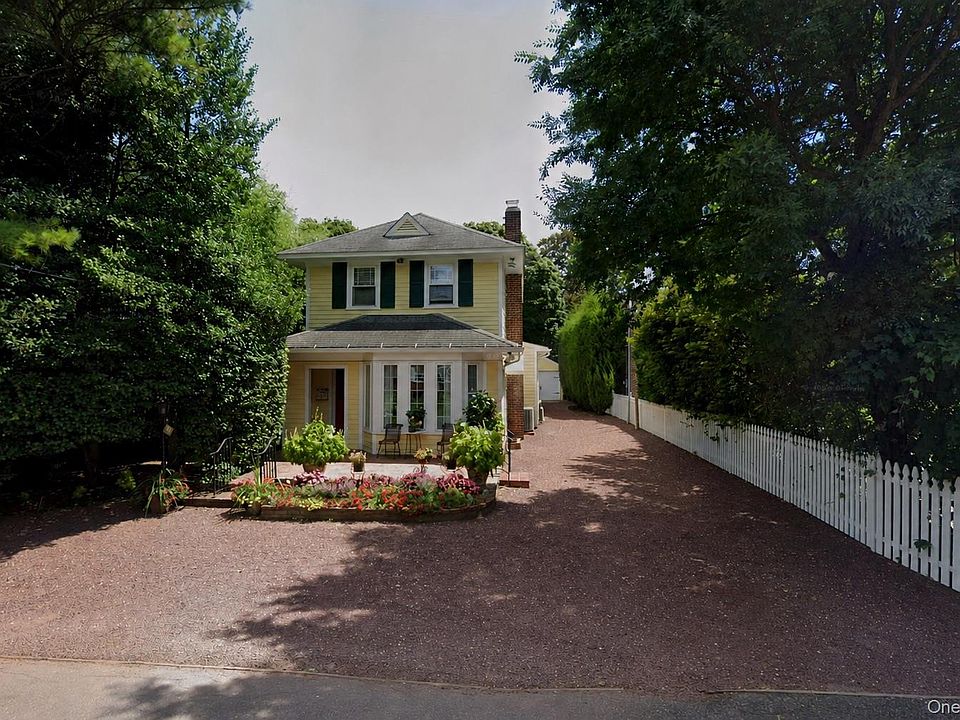 1st image of 259 Pearsall Place