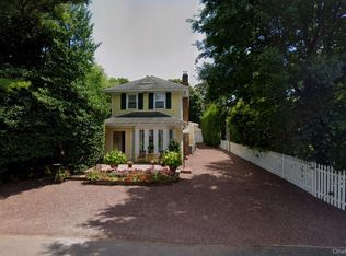 259 Pearsall Pl, Lawrence, NY 11559