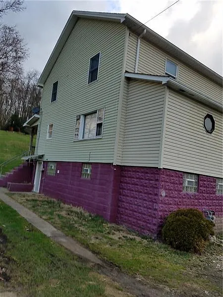 124 Newtown Rd photo 1