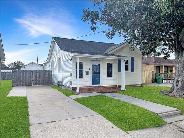 Building Photo - 1028 Gaudet Dr