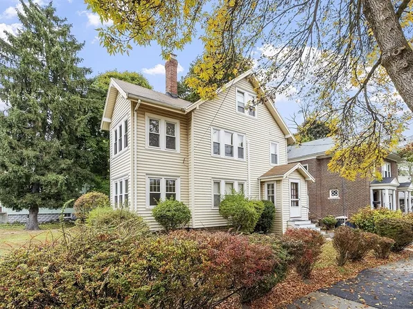 9-11 Robbins Rd, Arlington, MA 02476