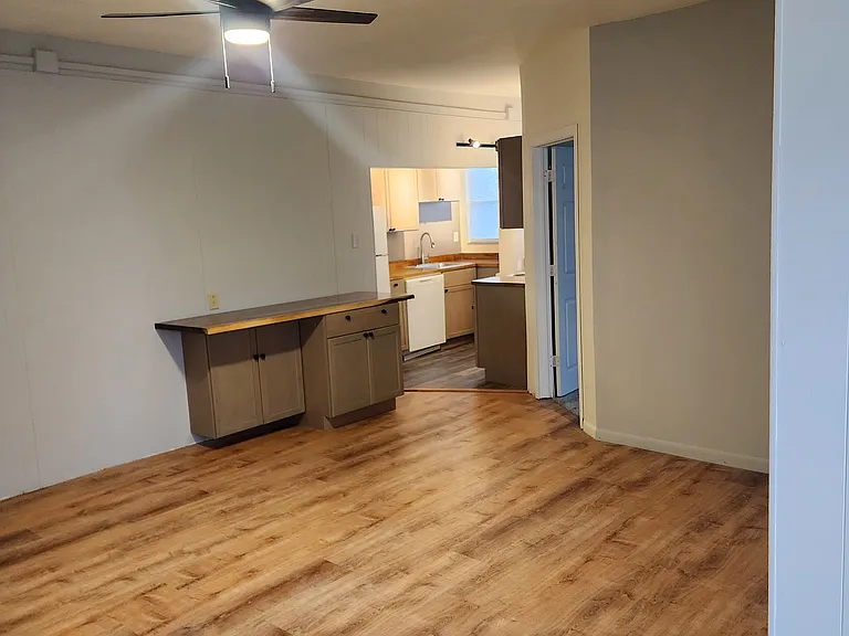 1100 N Negley Ave #8 — Photo 2