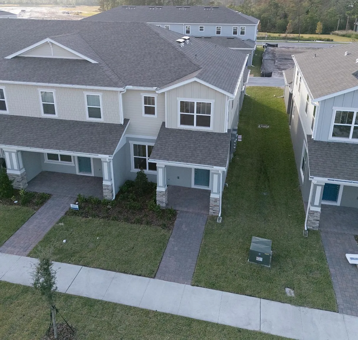 3 bed, 2.5 bath, 1644 sqft, $2,700 — Photo 3