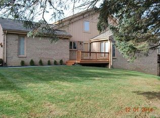 35260 Blue Spruce Dr, Farmington Hills, MI 48335