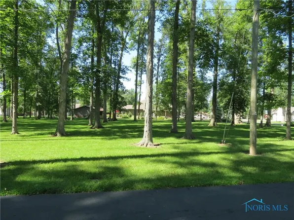 101 Red Bud Dr, Antwerp, OH 45813