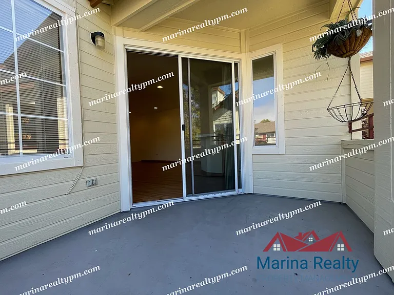 2611 Bayfront Ct — Photo 8